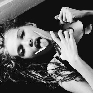 tumblr-l9c3nb-FW6q1qztfwfo1-500.jpg