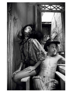 vogue-homme-international-ss13-lyle_(15).thumb.jpg.a2df4fd74e4041da67d09d5a57b9eb87.jpg