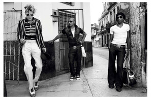 vogue-homme-international-ss13-lyle_(4).thumb.jpg.8036593967eaafba1c684c3754ee83b6.jpg