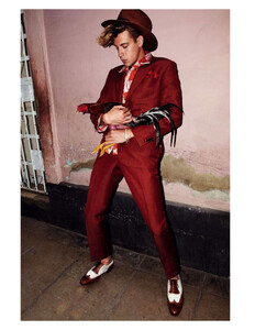 vogue-homme-international-ss13-lyle_(8).thumb.jpg.445ac18acb29a7e6ff408d08888345c0.jpg