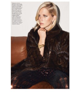 vogue-paris-11-2013_iselin-steiro_(16).thumb.jpg.6a13a6fbf5c654e6091d9b557e5e4cfc.jpg