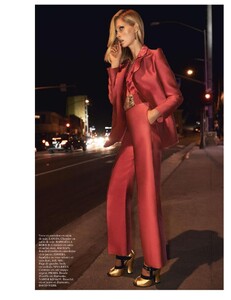 vogue-paris-11-2013_iselin-steiro_(6).thumb.jpg.aabbf14641ed14f56681c823a22bb4ff.jpg