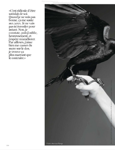 vogue-paris-2012-mai-158.thumb.png.068e34811b84157475d2a14858674060.png