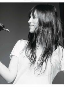 vogue-paris-2012-mai-159.thumb.png.f3fe8212c5b45abeed03cfadca2a7f6e.png