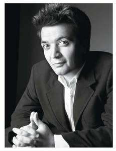 vogue-paris-2012-mai-175.thumb.png.a5d24002972f48bda5d34dbe78089fb2.png