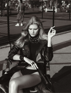 vogue-paris-2012-mai-204.thumb.png.888a2b519d809ecf84f92469b35df9ae.png