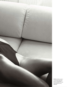 vogue-paris-2012-mai-207.thumb.png.aefe99b11e20ecfa869628268a6231b5.png