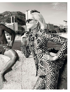 vogue-paris-2012-octobre-349.thumb.png.18c71cc73c158ebd9469e0eff2dbf071.png