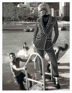vogue-paris-2012-octobre-358.thumb.png.321579c33b14ecf3730fe294c7a5bfe4.png