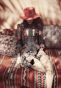 vogue-uk-june-2015_freja-beha-erichsen-by-glen-luchford_(1).thumb.jpg.156dc10a4ed186df7d97049b1535c79f.jpg