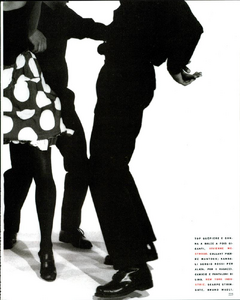 von_Unwerth_Vogue_Italia_April_1990_06.thumb.png.4f18124733afa766d1eb16ae0c487f8e.png
