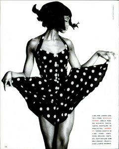 von_Unwerth_Vogue_Italia_April_1990_09.thumb.png.1b69fd6a36151803f0c46329f44741d9.png