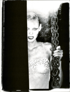 von_Unwerth_Vogue_Italia_August_1996_07.thumb.png.bddcaae84906072bfa6278a404acfe7b.png