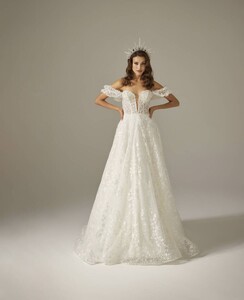 yildiz-dantelli-dusuk-madonna-yakali-a-kesim-gelinlik-2807-10-B.jpg