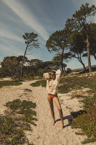 zeynep-represents-2021-09-cosmo-special-beauty-03.jpg
