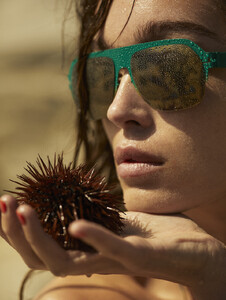 zeynep-represents-2021-09-cosmo-special-beauty-25.jpg