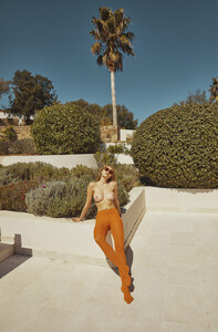zeynep-represents-2021-09-cosmo-special-beauty-28.thumb.jpg.8296372094f3a62fc5ba6ac9308c8bbf.jpg