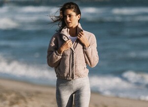 1010-4UP-Desktop-Cozy-Sherpa.thumb.jpg.668f641ea1e2827d24c63c43cdbe1bfd.jpg