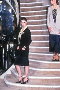 1085956043_Chanel1998HauteCouture81.thumb.jpg.466cb94d9f71b0956461ac1b372dd07b.jpg