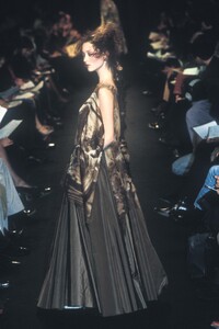 108732332_JeanPaulGaultier1998HauteCouture82.thumb.jpg.183680698ee4e37ad5b73ef006434cc6.jpg