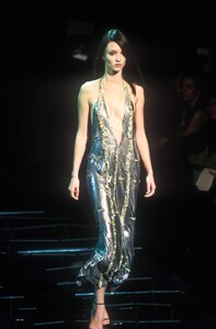 1100899555_Versace1999WomenRTW68.thumb.jpg.e0a524425aaa943ed79b1d5b89a599b1.jpg