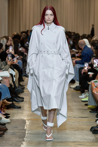 Louise Robert Burberry Spring 2023 RTW MFW 1.png