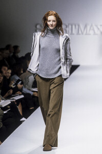 1154521246_Sportmax1998WomenRTW25.thumb.jpg.9888acda2bb50a992f5086953f8ea6a7.jpg
