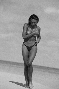 1161720710_TillySmith_NathalieRoser_Series32.1(13).thumb.jpg.a444cdb7201cb40c85a5d6e354117e1e.jpg