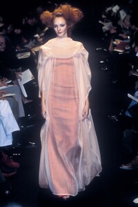 1212839078_JeanPaulGaultier1998HauteCouture107.thumb.jpg.603059903cef5822a41573adfa76bd15.jpg