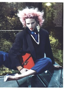 1375898355_Mert__Marcus_US_Vogue_July_2012_02.thumb.jpg.5e776b61492ebfbdd68e068be75c81d1.jpg