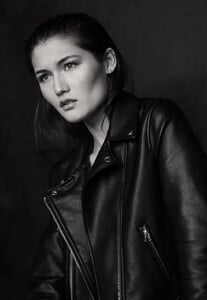 140825422_dunya-navabi-fashion-photography-christy-kour-2(1).thumb.jpg.c24028e3b45de189a0d077b84e57f44c.jpg