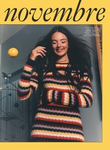 1487384947_2022-11-01VogueParis__115.thumb.jpg.a853b9aa8e2a852c3fbe0ef96ba85e9d.jpg