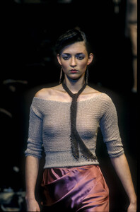 1542731004_AnnaMolinari1998WomenRTW66.thumb.jpg.21b814eae856fc8fc7774e8e1bc55a1b.jpg