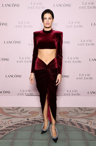 1558113236_LaVieEstBelleCelebrationByLancome-Photocall-ParisFashionWeek8.png