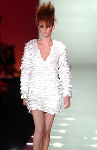 1596621567_GianniVersace2001HauteCouture30.thumb.jpg.245034996f1e753a878d6d4b03ec126d.jpg