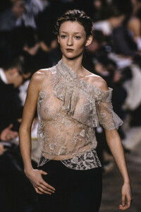 1652758306_Chloe1999WomenRTW146.thumb.jpg.d9e5e98babacfb7c72b0455f35b4852d.jpg