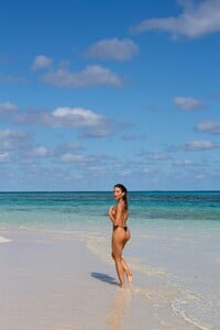 1653099826_TillySmith_NathalieRoser_Series32.1(11).thumb.jpg.96be83c9adc8480ecc98cd5f1bf7dc7c.jpg