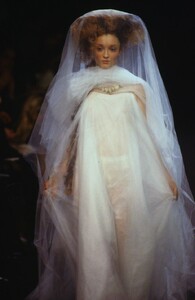 173427567_JeanPaulGaultier1998HauteCouture109.thumb.jpg.4a23a411d0a01396270db2c598796f07.jpg