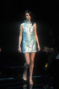 1773578123_Versace1999WomenRTW186.thumb.jpg.bb0497d6bb62887eefe08e0a4a775821.jpg