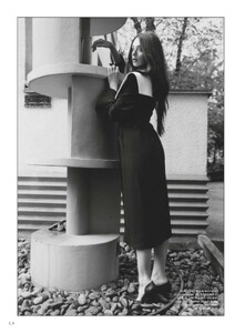 1886970973_2022-11-01VogueParis__116.thumb.jpg.ab45fbfefd1fe97f16dc997ed0f2be74.jpg
