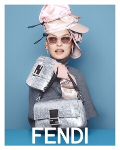 2022-fendiHANDBAGS-1.jpg