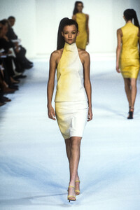 2041996526_Loewe2000WomenRTW53.thumb.jpg.7662927e38051dc88f0e55ef48e56516.jpg