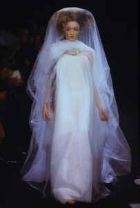 2050120669_JeanPaulGaultier1998HauteCouture110.thumb.jpg.948f32d54861de7154bb6b66090d4f3d.jpg