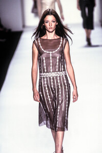 2052826936_MarcJacobsSpring20003.thumb.jpg.7ac0891858f7ea8194fc315521acdd37.jpg