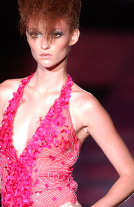 2078195907_GianniVersace2001HauteCouture65.thumb.jpg.7a6d065101d35879d9f510b5b6f3a518.jpg