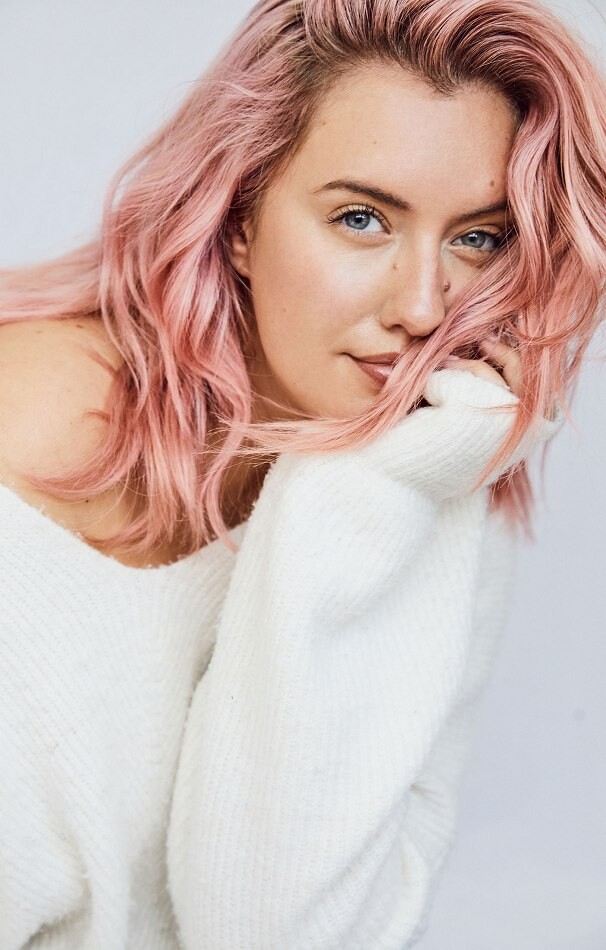 https://www.bellazon.com/main/uploads/monthly_2022_10/210561719_SophieHughes4.jpg.9ed25aba3f7d3b039d80f5d6916eab57.jpg