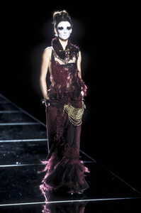 282117913_ChristianDior2000HauteCouture11.thumb.jpg.101f2e57e566dbaba834a3a8d91d6d47.jpg