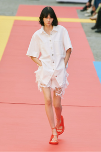 Sofia Steinberg Stella McCartney Spring 2023 RTW PFW 1.png