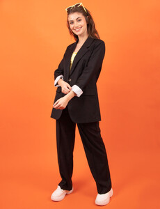 2CC557919-negro.jpg
