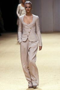 330056869_Chanel1999HauteCouture111.thumb.jpg.dd3eed50706a282185b18958a62034ae.jpg